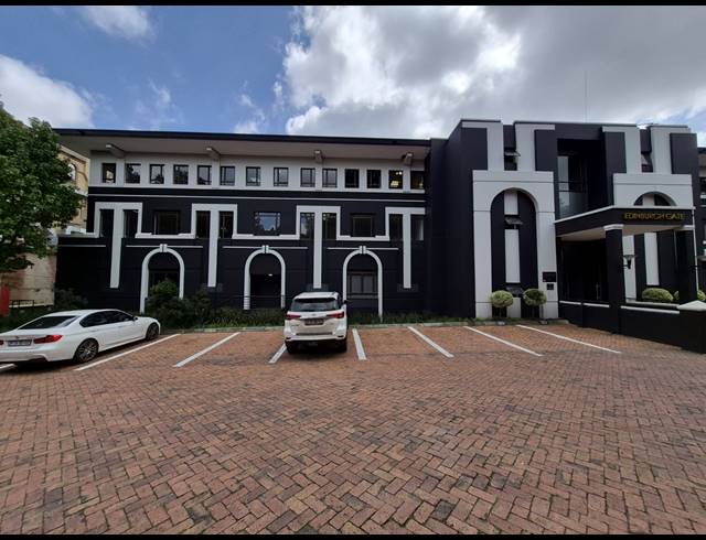 320M² OFFICE TO LET IN HYDE PARK